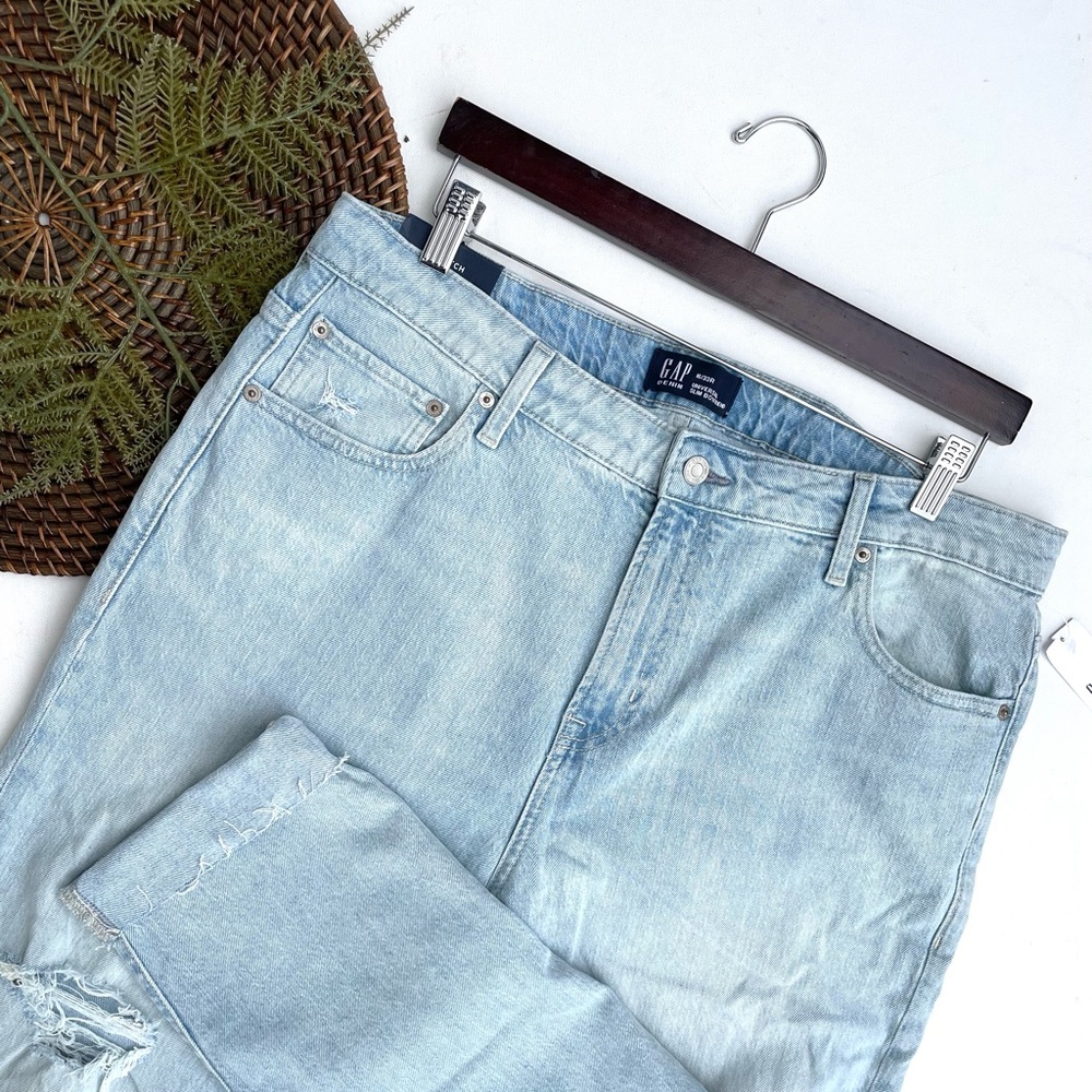 NWT GAP Womens Jeans Light Blue Universal Slim Boyfriend Distressed 16 33